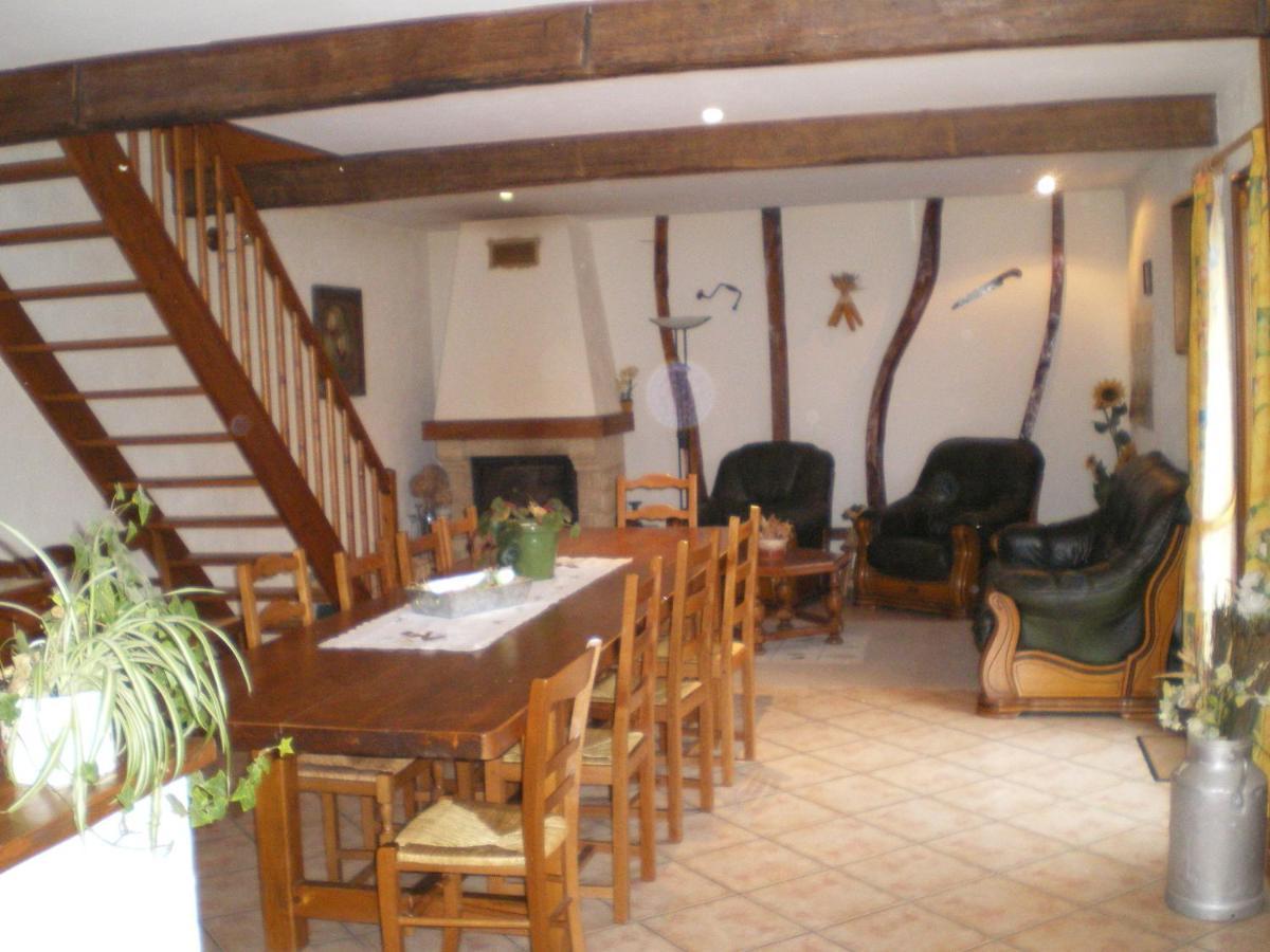 Le Tilleul Caumont  Luaran gambar